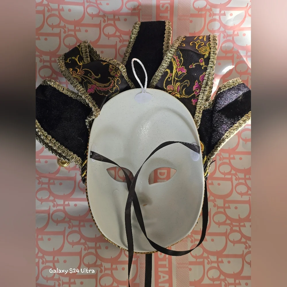 Wearable Masquerade Beautiful Mask Home Decor/ Party Decor NEW